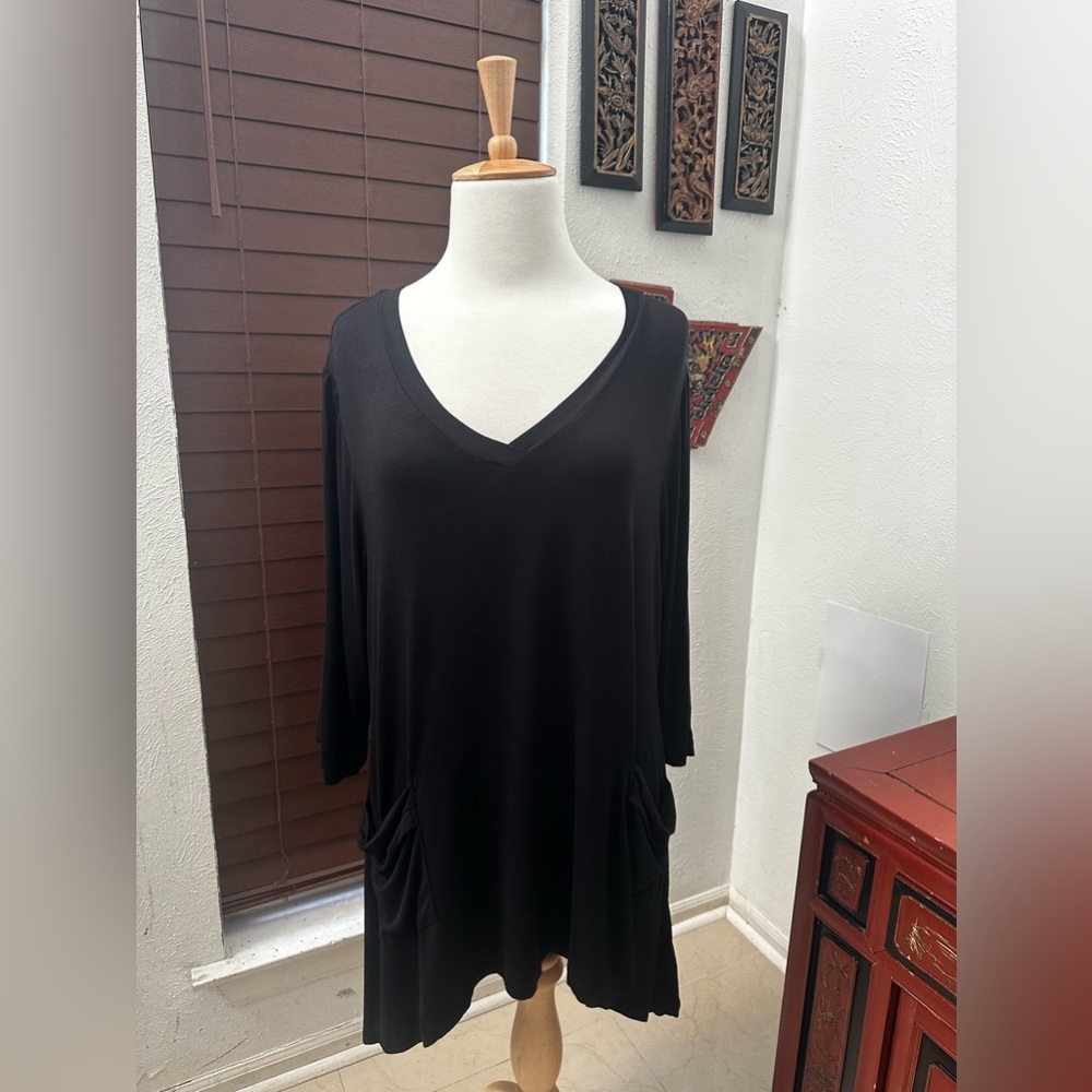 Logo By Lori Goldstein Women’s Top
